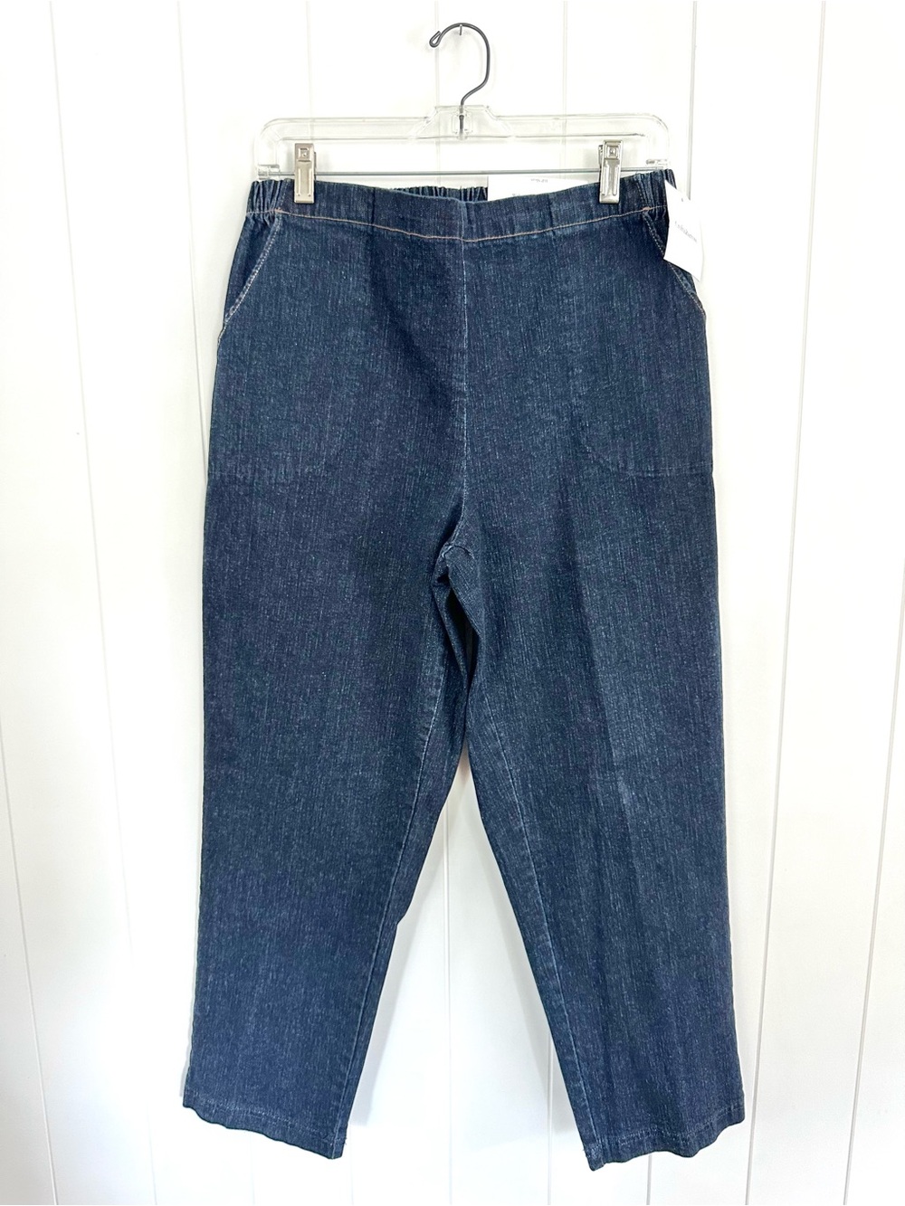 Croft & Barrow Women’s Dark Pull On Stretch Denim Pants
